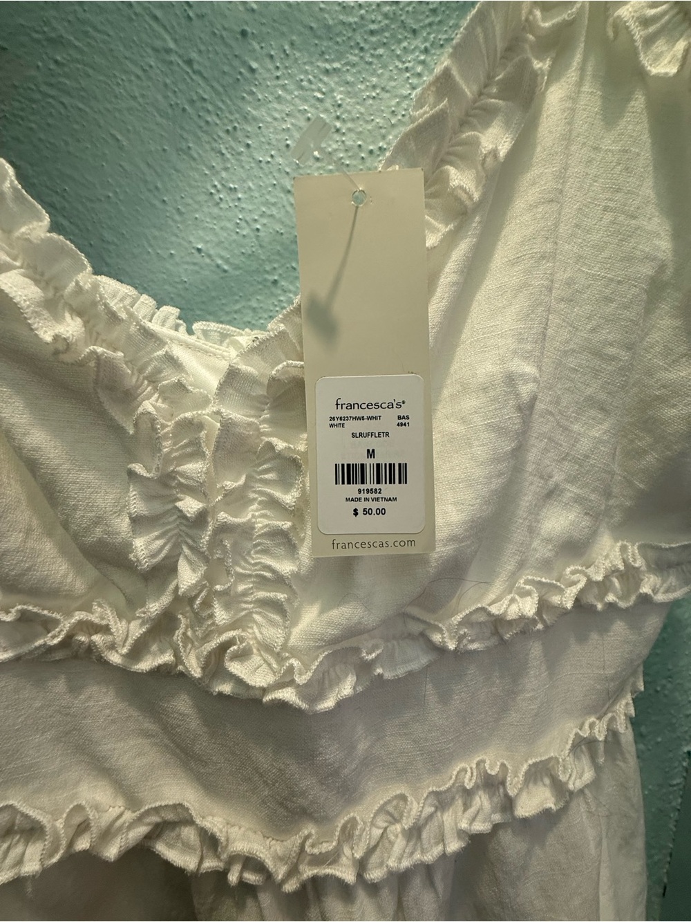 NWT francesca’s  Cream Lace-Trim Romper - Picture 4 of 4
